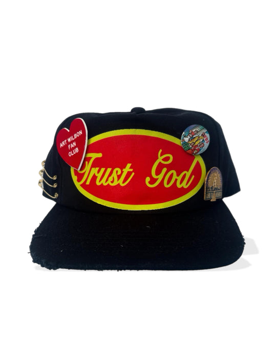 PIN DISTRESSED HAT BLACK HAT W/ RED LOGO